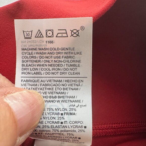 Athleta Salutation Stash Tights in Red - Picture 8 of 8